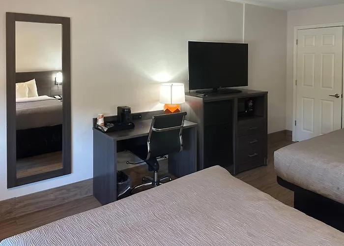 Cheap hotel: Quality Inn Forsyth Near Ga Public Safety Training Center